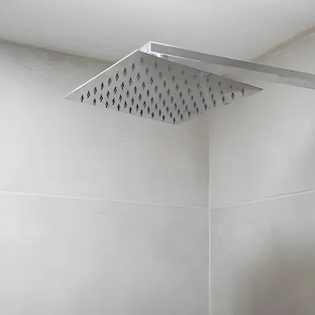 Brand New With Balcony Near & Old Town Apartment *